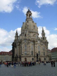 Frauenkirche in Dresden bei Nacht mit Blitz aufgenommen ;-)