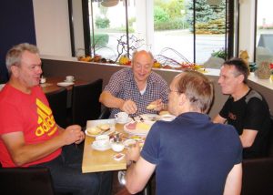 start_alle_fruehstueck1